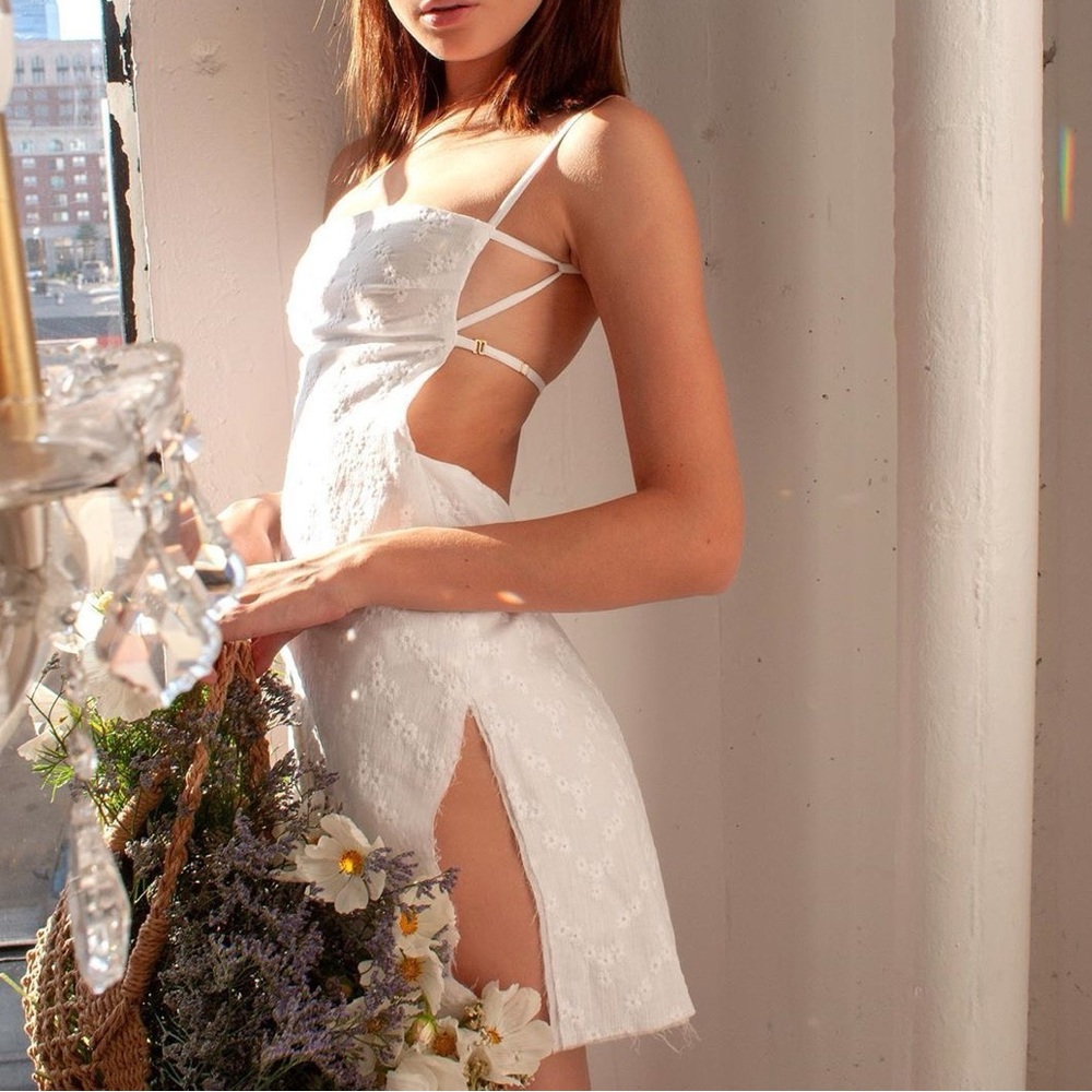 ARE YOU AM I Missi White Textured Backless Mini Dress